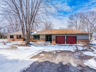 1013 N Tacoma Ave N, Norwood Young America, MN 55397