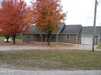 8762 Oak Rd, Carthage, MO 64836
