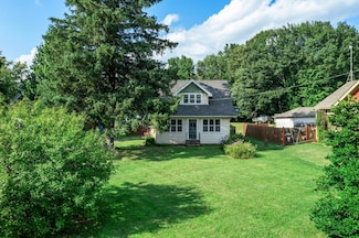 16030 Maple Ln, Center City, MN 55012