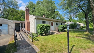 24 Wands St, Springfield, MA 01118