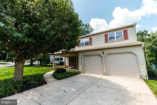 12 Victoria Ct, Mount Laurel, NJ 08054