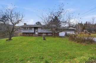 387 Wilmouth Hill Rd, Cuttingsville, VT 05738