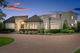 1380 Rosemary Ln, Northbrook, IL 60062