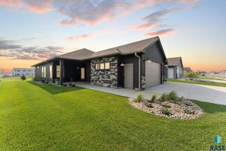 6200 S Flat Creek Ave, Sioux Falls, SD 57108