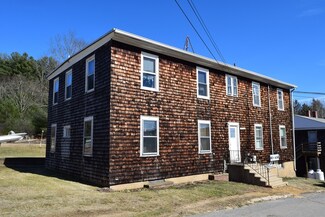 11-17 Oak St, Barre, MA 01005