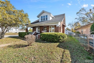 223 Magnolia St, Perryville, MO 63775