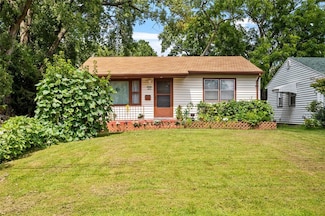 3015 Seneca Ave, Des Moines, IA 50310