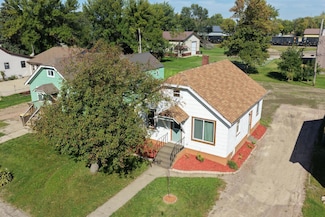 320 Dupont Ave NW, Renville, MN 56284