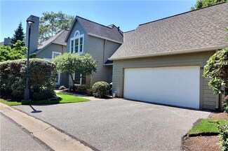 38 Haskell Dr, Cleveland, OH 44108