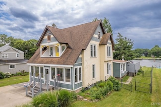 21 State St, Phoenix, NY 13135