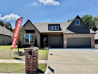 807 E Jacksonville St, Broken Arrow, OK 74012