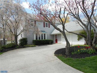 157 Fox Chase Dr, Delran, NJ 08075