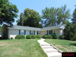 305 305 Se 3rd St, Madelia, MN 56062