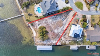 1098 Seabreeze Ln, Gulf Breeze, FL 32563