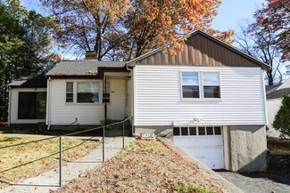 242 Woodcliff Rd, Newton Highlands, MA 02461