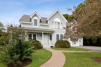 7 Pennsylvania Ave, Jamestown, RI 02835