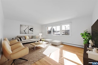 114 King St Unit 2, Nutley, NJ 07110