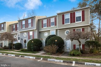 11926 Fieldthorn Ct, Reston, VA 20194