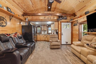 208 Mcleod Ln, Donnelly, ID 83615