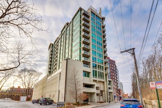 1570 Elmwood Ave Unit 910, Evanston, IL 60201