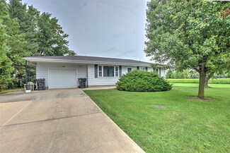 1120 W Weaver Rd, Forsyth, IL 62535