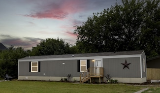 108 Saint Michaels Dr, Trinidad, TX 75163