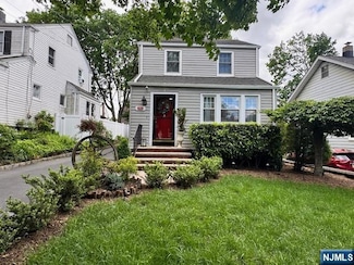 542 Maple Ave, Teaneck, NJ 07666