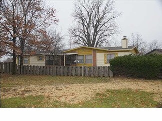 937 E 52nd St S, Wichita, KS 67216