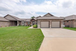 2370 E Cardinal St, Springfield, MO 65804