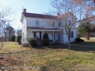 2000 Plain View Ln, Shacklefords, VA 23156