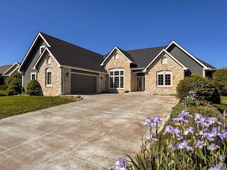 5133 NW Arroyo Dr, Topeka, KS 66618
