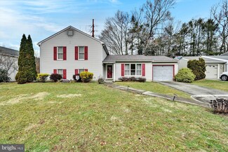 2158 Woodglen Rd, Pottsville, PA 17901