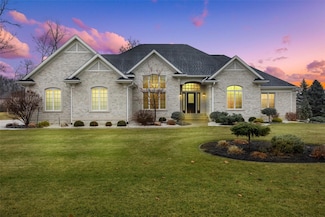 4060 Eagle Ridge Dr, Cedar Rapids, IA 52411