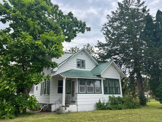 201 3rd Ave, Waldorf, MN 56091