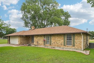 1301 Azalea Ln, Waxahachie, TX 75165