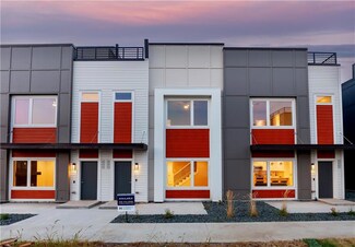 421 SW 12th St, Des Moines, IA 50309