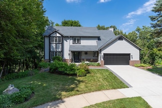 8855 Sylvan Ridge, Eden Prairie, MN 55347