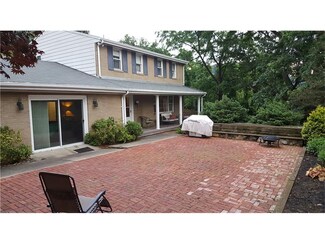 2122 Kansas Ave, White Oak, PA 15131