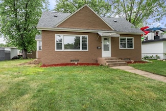 407 5th Ave NE, Osseo, MN 55369