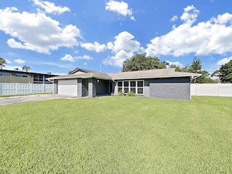 800 Embassy Rd, Largo, FL 33771