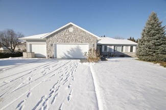 11857 N Robin Hood Rd, Cromwell, IN 46732