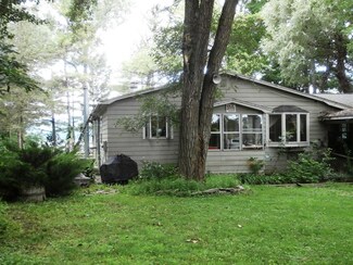 302 Button Bay Ln, Vergennes, VT 05491