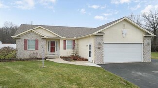 35 Tami Ct, Cortland, OH 44410