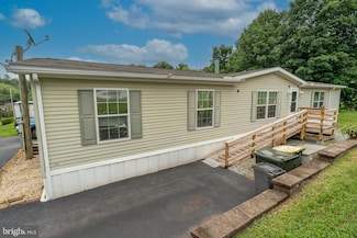 688 Hopeland Rd, Lititz, PA 17543