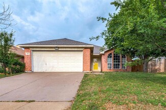 812 Bentree Dr, Fort Worth, TX 76120