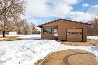 10 Brevet Place, Lincoln, ND 58504