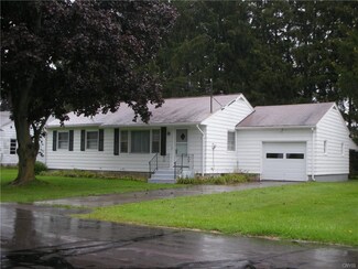 4 Vernon Dr, Cortland, NY 13045