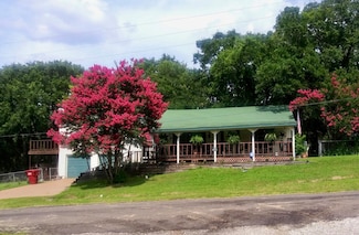 404 Haralson Ln, Quinlan, TX 75474