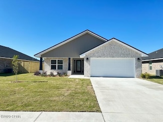 3843 Heartwood St, Panama City, FL 32404
