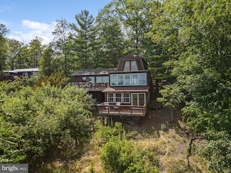 685 N Maple Rd, Mount Jackson, VA 22842